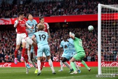 1-0！阿森纳艰难击败伯恩利！领先曼城五分 哈弗茨一剑封喉