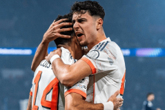 1-2！大巴黎欧冠倒下，拜仁锋霸踢疯了：梅开二度，染红下场